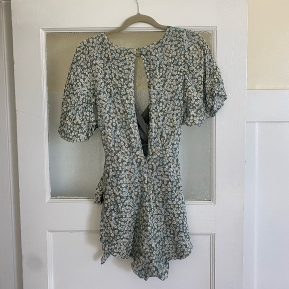 Vici Florabunda Wrap Romper - Picture 6 of 7